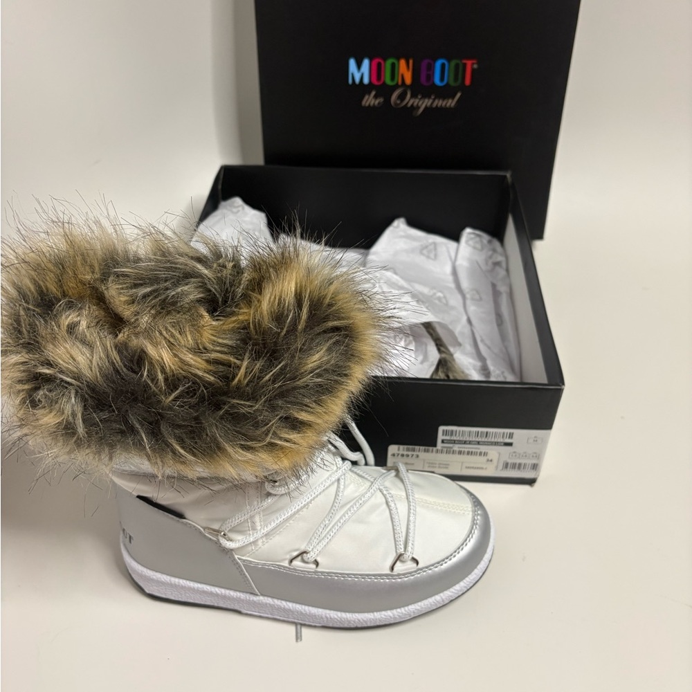 Moon Boot The Original White Faux Fur Snow Boots – Kids Size 2.5 – Brand New